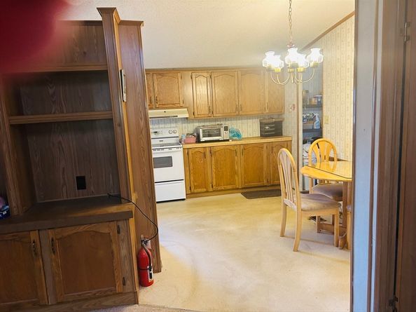 51 Champagne Rd, Gardner MA 01440