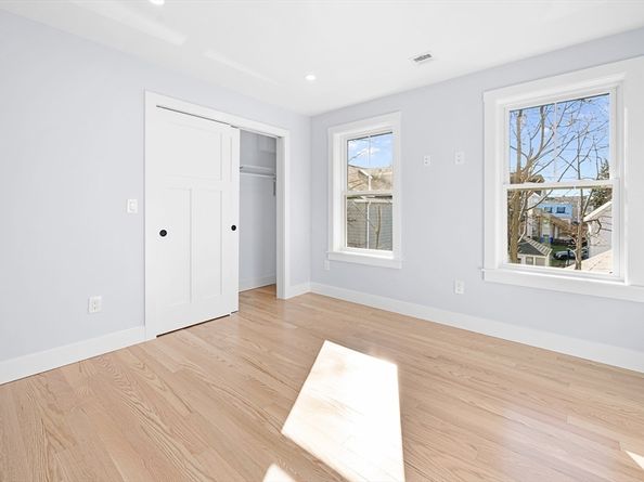 71 Readville St B, Boston MA 02136