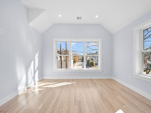 71 Readville St B, Boston MA 02136