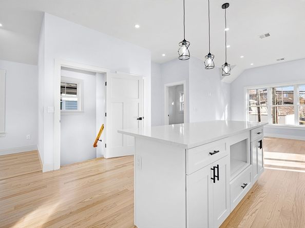 71 Readville St B, Boston MA 02136