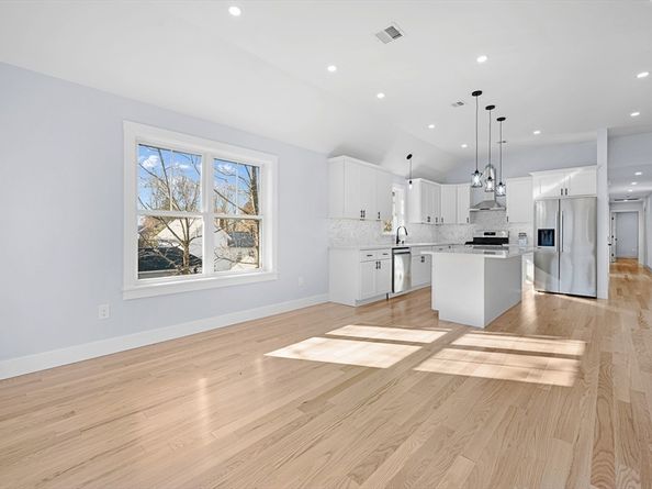 71 Readville St B, Boston MA 02136