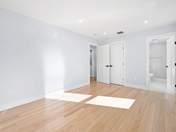 71 Readville St B, Boston MA 02136