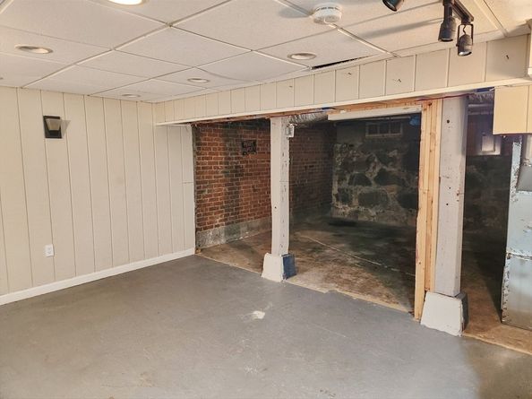 17 Overlook St 17, Northbridge MA 01588