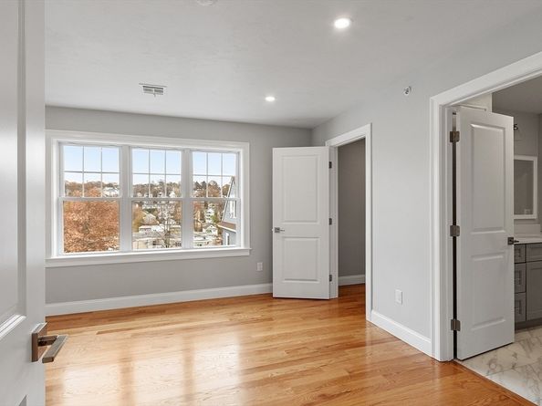 10 Windsor Street C, Worcester MA 01605