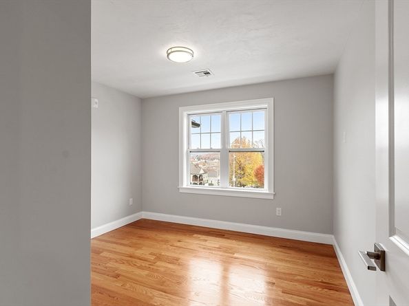 10 Windsor Street C, Worcester MA 01605