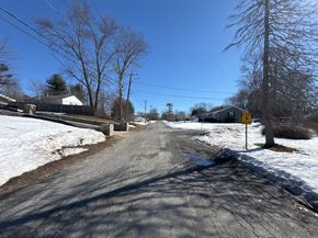 39 Fairlawn Ave, Oxford MA 01540