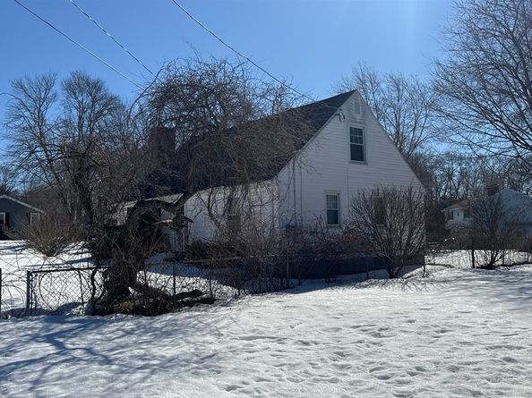 39 Fairlawn Ave, Oxford MA 01540