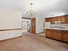 331 Wellman Ave 331, Chelmsford MA 01863