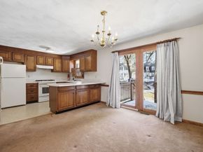 331 Wellman Ave 331, Chelmsford MA 01863