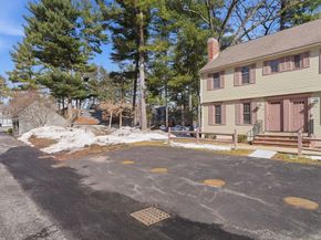 331 Wellman Ave 331, Chelmsford MA 01863