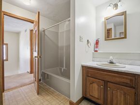 331 Wellman Ave 331, Chelmsford MA 01863