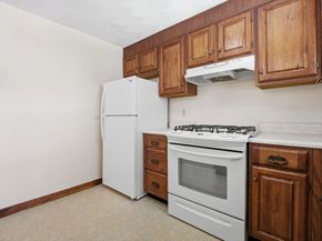 331 Wellman Ave 331, Chelmsford MA 01863