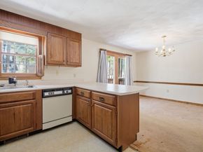 331 Wellman Ave 331, Chelmsford MA 01863