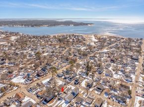 6 Wildwood Ave, Wareham MA 02571