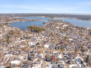6 Wildwood Ave, Wareham MA 02571