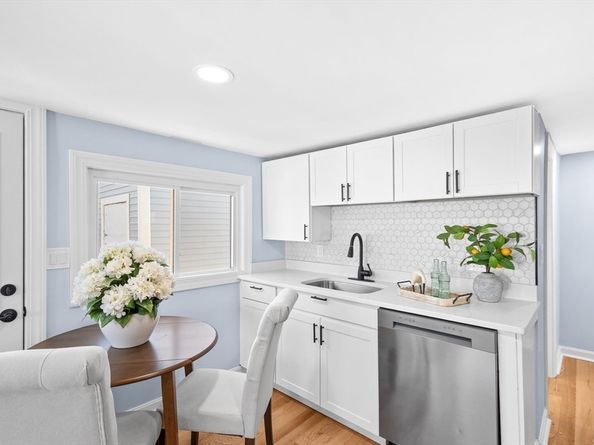 6 Wildwood Ave, Wareham MA 02571