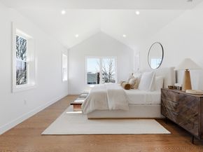 51 Fox Hill Rd, Nahant MA 01908