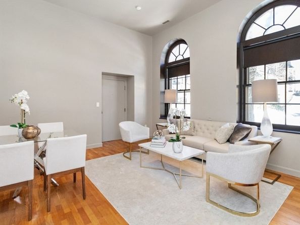 60 W Glen Rd 101, Brookline MA 02445