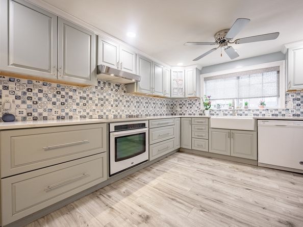 12 W Colony, Lynn MA 01902