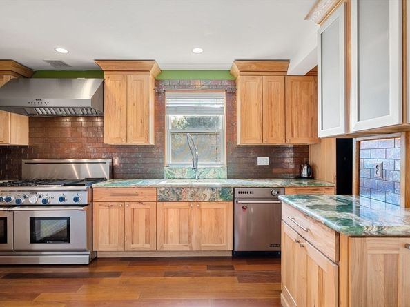 76 Taft Ave 2, Newton MA 02465