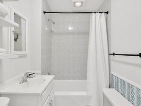 88 Warwick Rd 1, Newton MA 02465