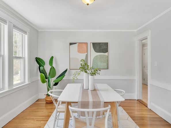 88 Warwick Rd 1, Newton MA 02465