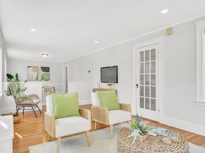 88 Warwick Rd 1, Newton MA 02465