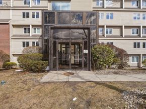 4 Duck Pond Rd 225, Beverly MA 01915