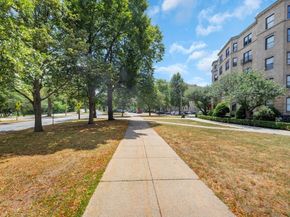 11 Park Dr 1122, Boston MA 02215