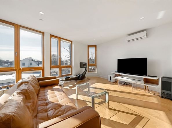 240 Salem St 3B, Medford MA 02155