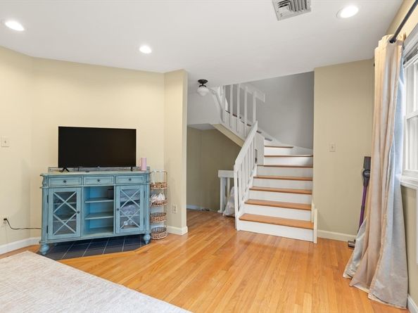 335 W. 4th Street 335, Boston MA 02127