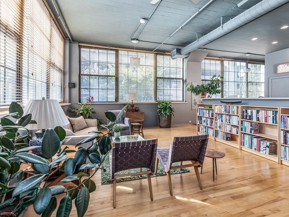 64 E.Brookline St 4, Boston MA 02118