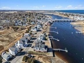 1177 Ferry St, Marshfield MA 02050