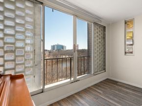 33 Pond Ave 919, Brookline MA 02445