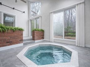 215 North St, Upton MA 01568