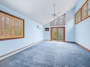 215 North St, Upton MA 01568