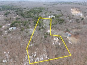 215 North St, Upton MA 01568