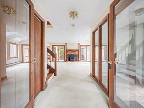 215 North St, Upton MA 01568