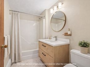 215 North St, Upton MA 01568