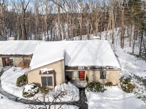 141 Chestnut Cir 141, Lincoln MA 01773