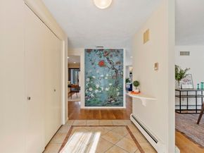 141 Chestnut Cir 141, Lincoln MA 01773