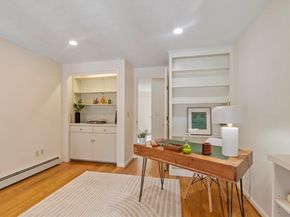 141 Chestnut Cir 141, Lincoln MA 01773