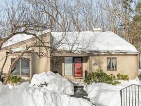 141 Chestnut Cir 141, Lincoln MA 01773