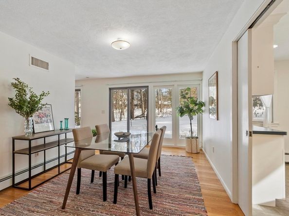 141 Chestnut Cir 141, Lincoln MA 01773