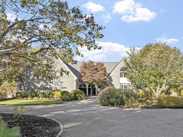 1409 Monument St, Concord MA 01742