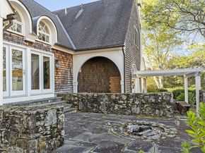 1409 Monument St, Concord MA 01742