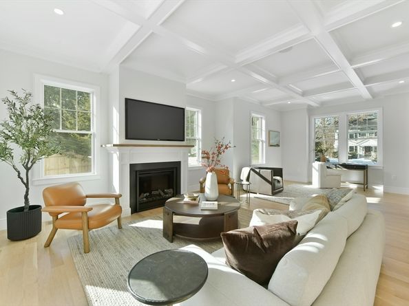 38 Parker Rd, Wellesley MA 02482