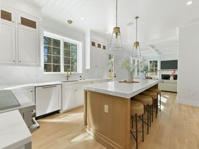 38 Parker Rd, Wellesley MA 02482