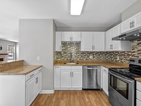 311 Gazebo Cir 311, Reading MA 01867