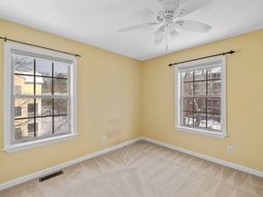 311 Gazebo Cir 311, Reading MA 01867